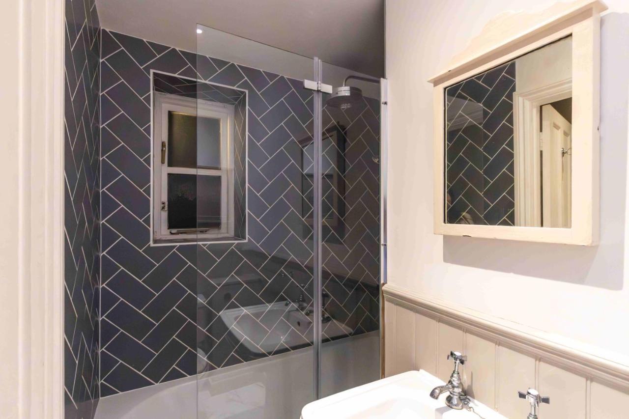 Shared Guest House 5 Mins Walk From Vauxhall And Nine Elms Station With Off-Site Parking Near Us Embassy Лондон Экстерьер фото